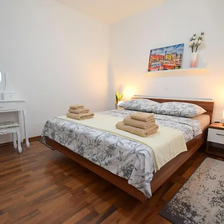 Gem By Interhome Apartamento Barusic